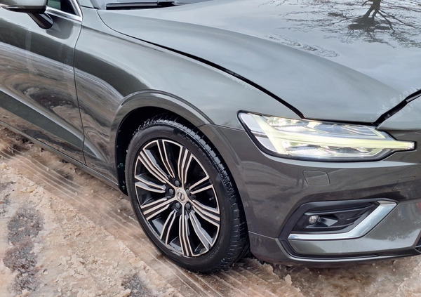 Volvo V60 cena 85000 przebieg: 93000, rok produkcji 2020 z Poznań małe 121